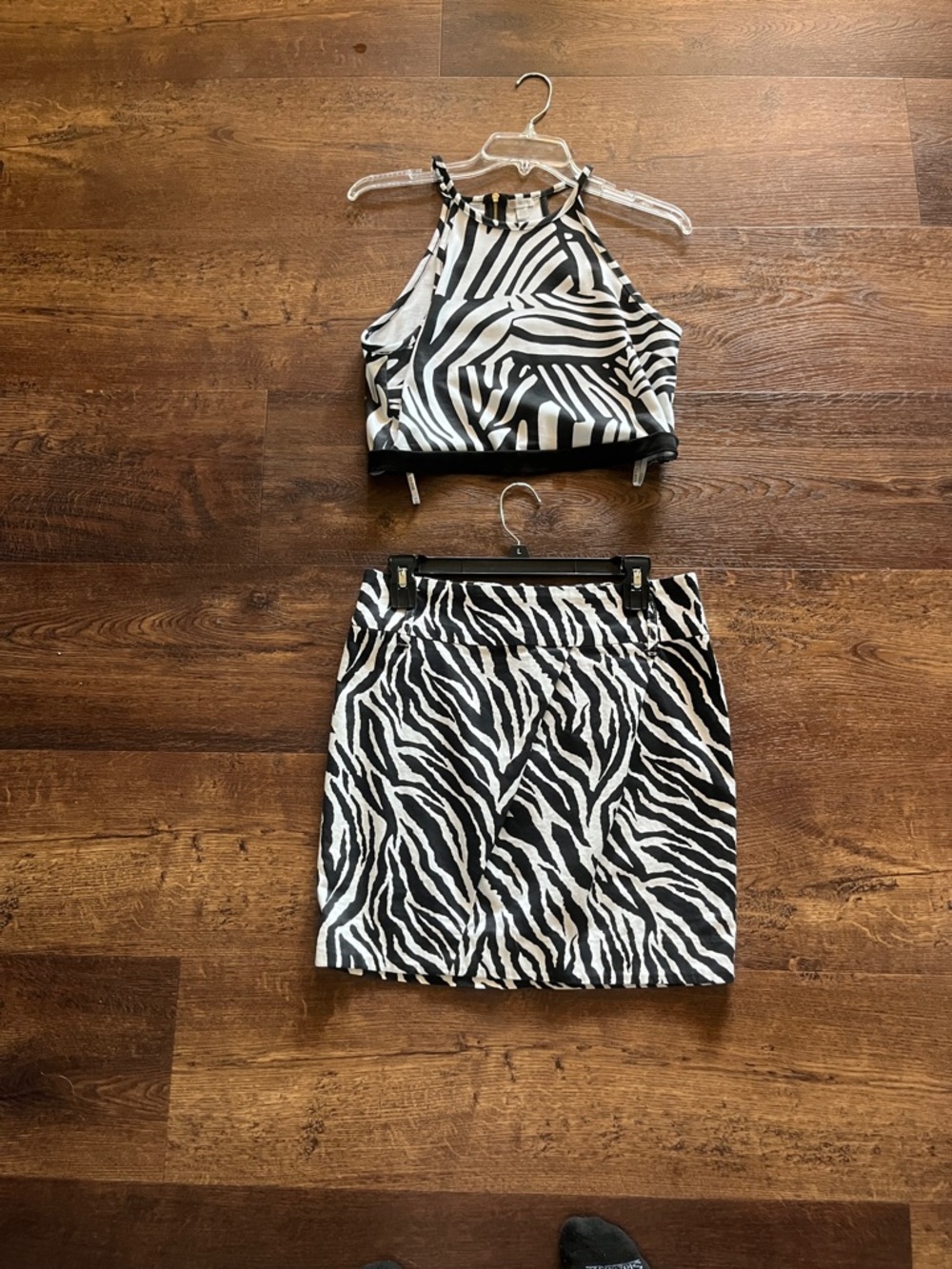 Guess Black & White Zebra Print Crop Top Set